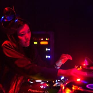 How To DJ On Vinyl (For Beginners)