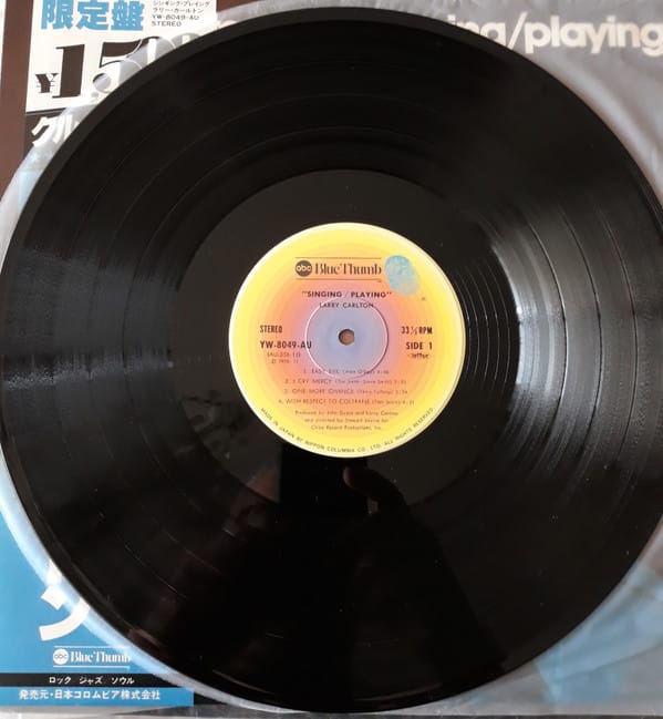 Larry Carlton – Singing / Playing